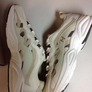 Henleys Men's Eiffel Beige(Cream) Sneakers - 11.5 - New in Box